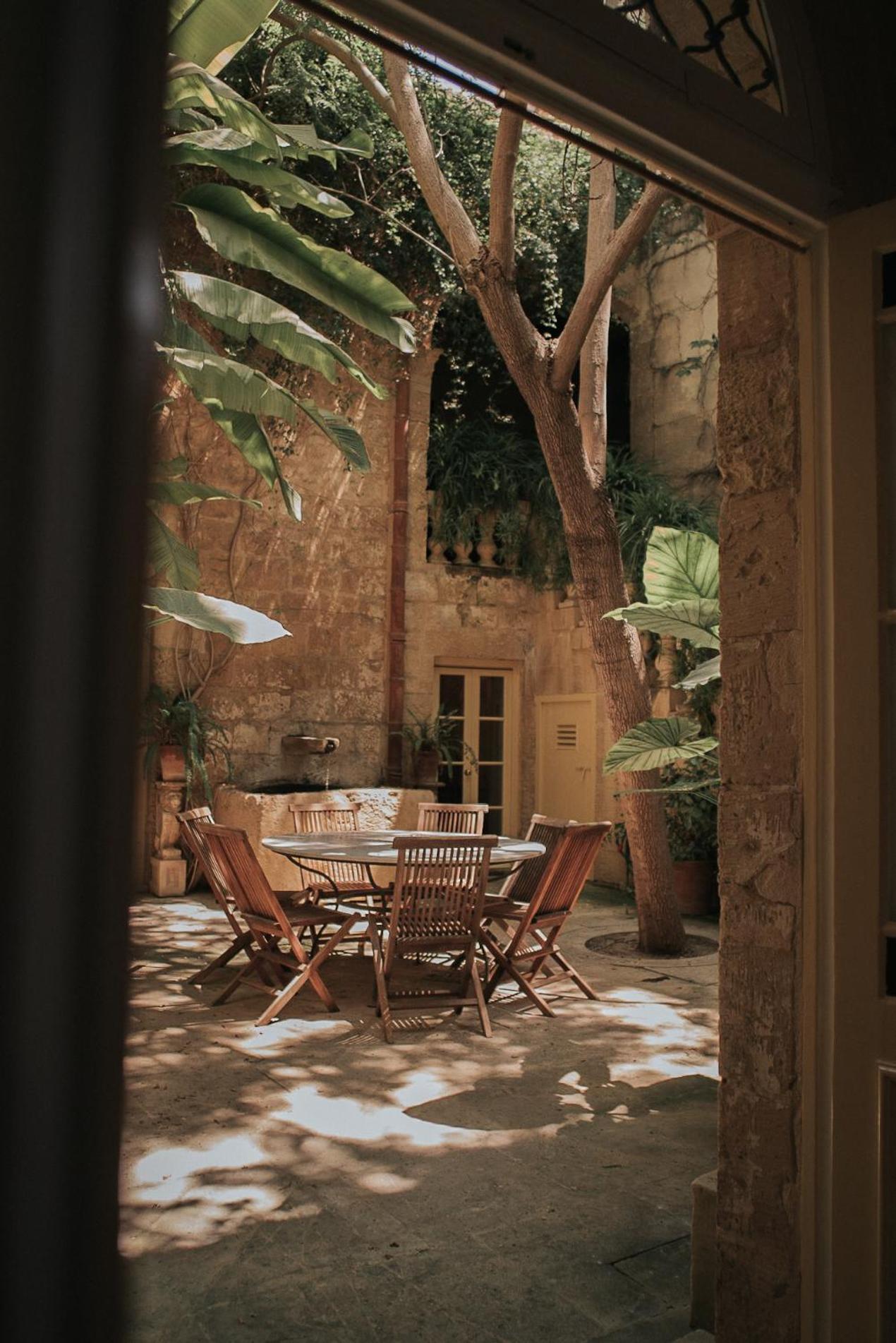 Casa San Rocco - Luxurious Grand 18Th C. Palace With Gardens & Pool Ghaxaq ภายนอก รูปภาพ